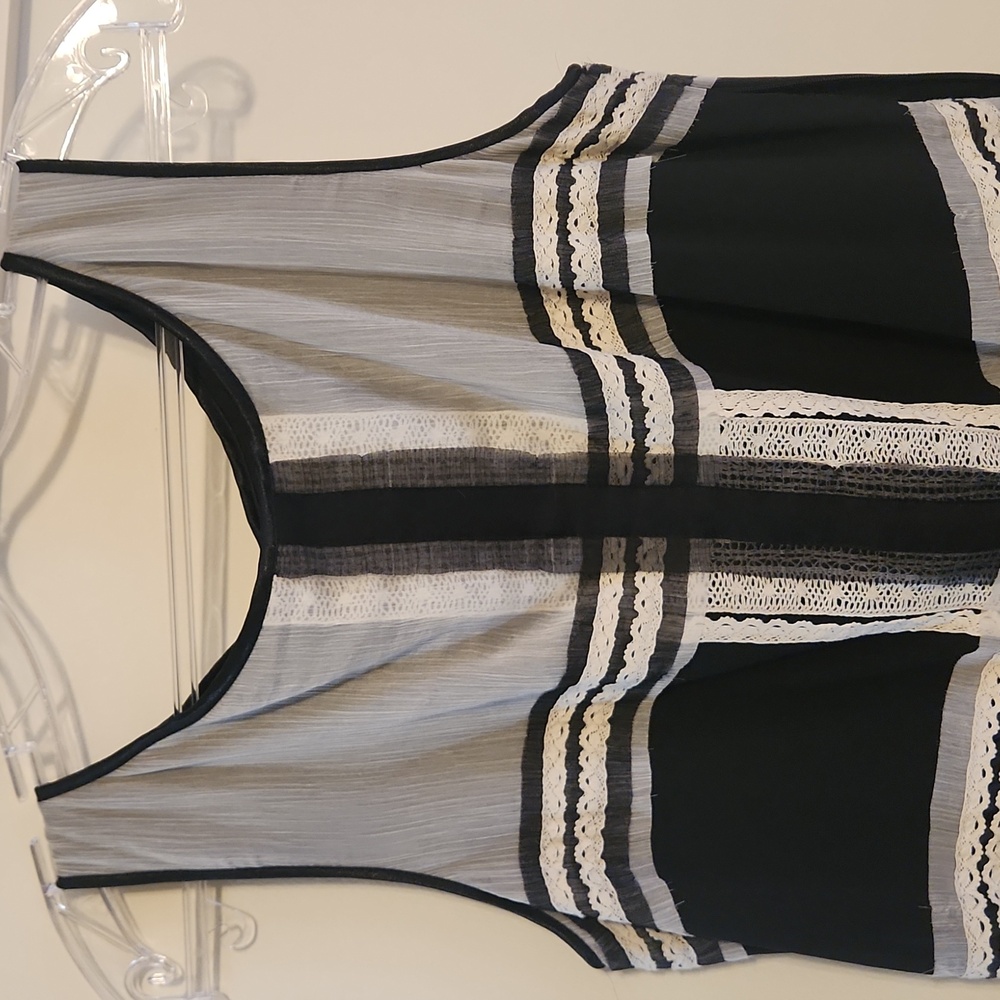 Dress - Picture 2 of 6